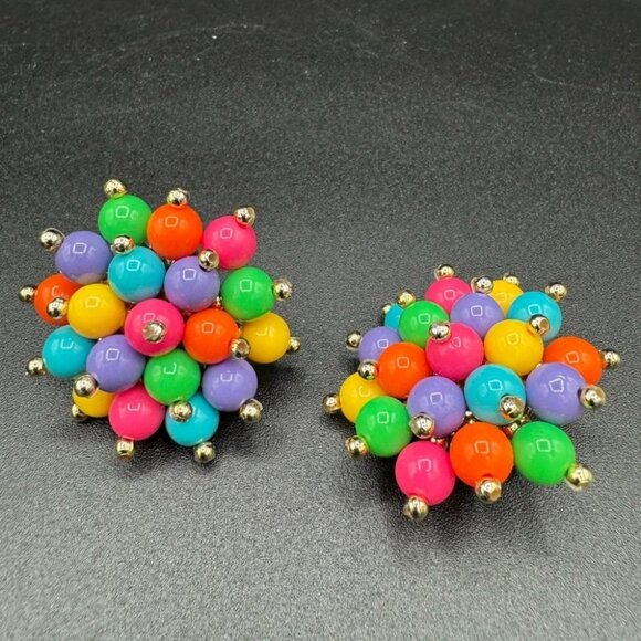 Confetti Pop Vintage Starburst Clip On Earrings - Picture 7 of 7